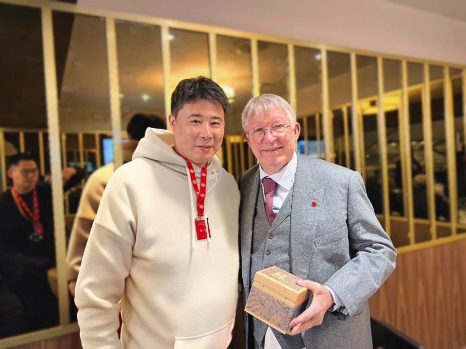 的球员串联, 我相信他在, Cmf 的球员串联, 我相信他在, Cmf